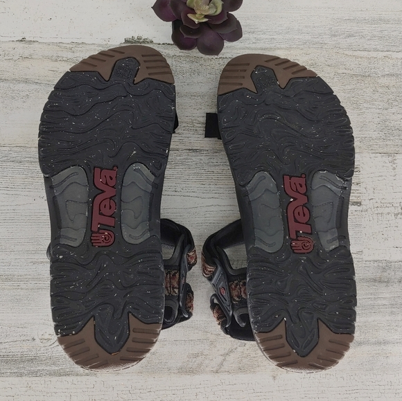 Teva Hurricane Strappy Outdoor Athletic Sandals - Picture 6 of 6